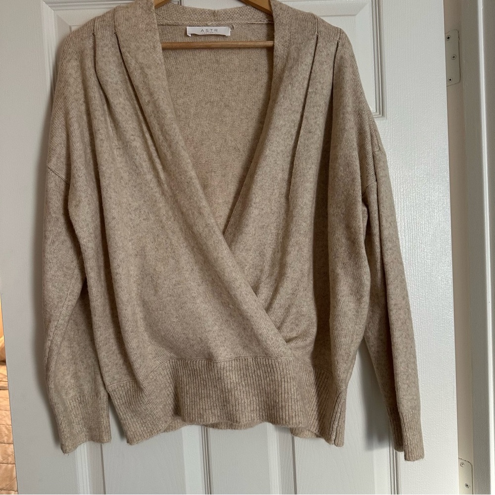 Astr the Lablel Deep V-Neck Tan Sweater Size XL